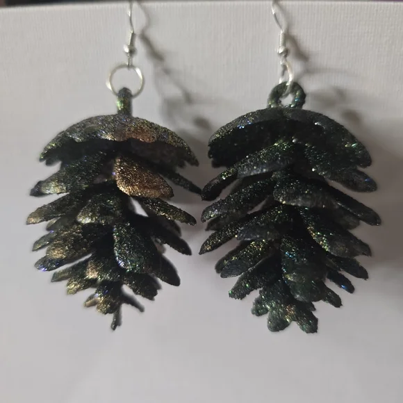HANDCRAFTED Pinecone Pierced Earrings HANDPAINTED Holiday Jewelry Accessories - Picture 3 of 15